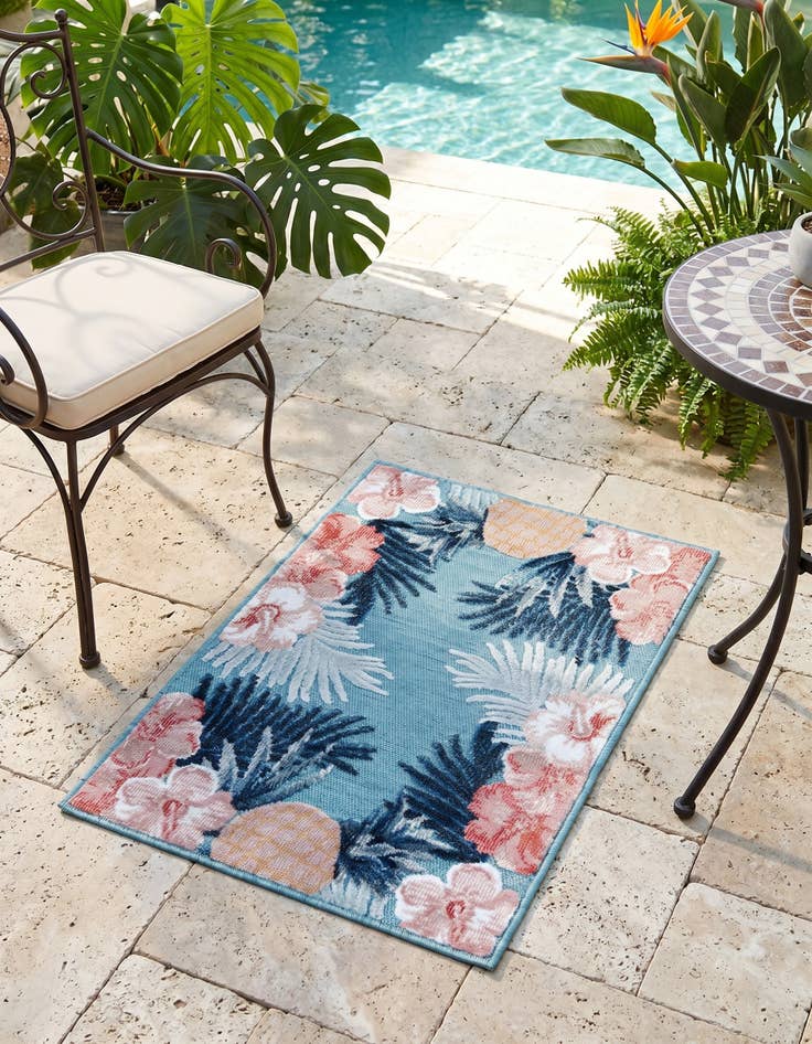 Detail image of 2' 2 x 3' Easy-Clean Botanical Indoor / Outdoor Rug