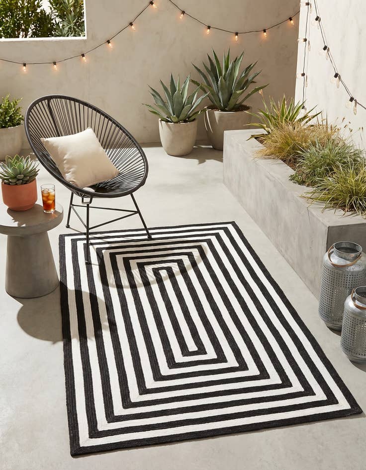 Detail image of 4' 1 x 6' 1 Easy-Clean Eco Verse Washable Indoor / Outdoor Rug