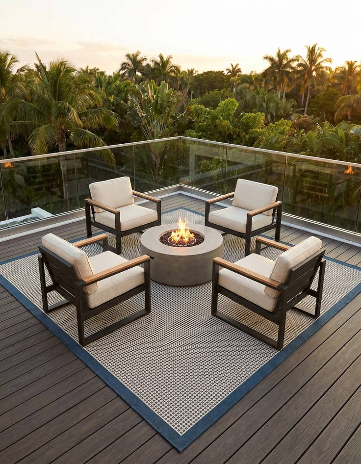 Detail image of 7' 10 x 7' 10 Easy-Clean Border Indoor / Outdoor Square Rug