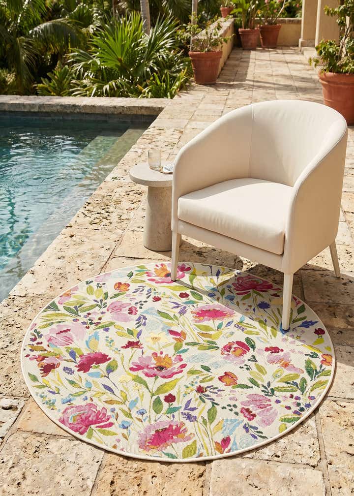 4' x 4' Easy-Clean Botanical Indoor / Outdoor Round Rug