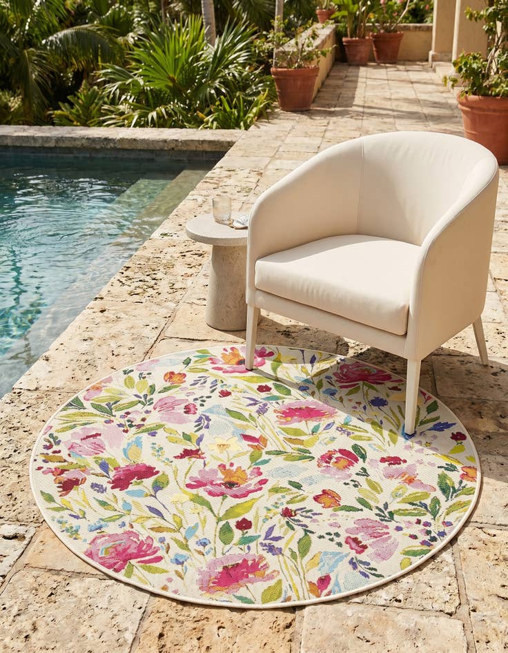Detail image of 4' x 4' Easy-Clean Botanical Indoor / Outdoor Round Rug