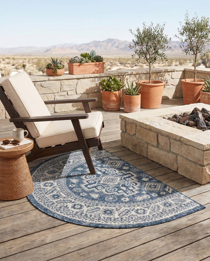 Detail image of 2' 7 x 4' Easy-Clean Aztec Indoor / Outdoor Hearth Rug