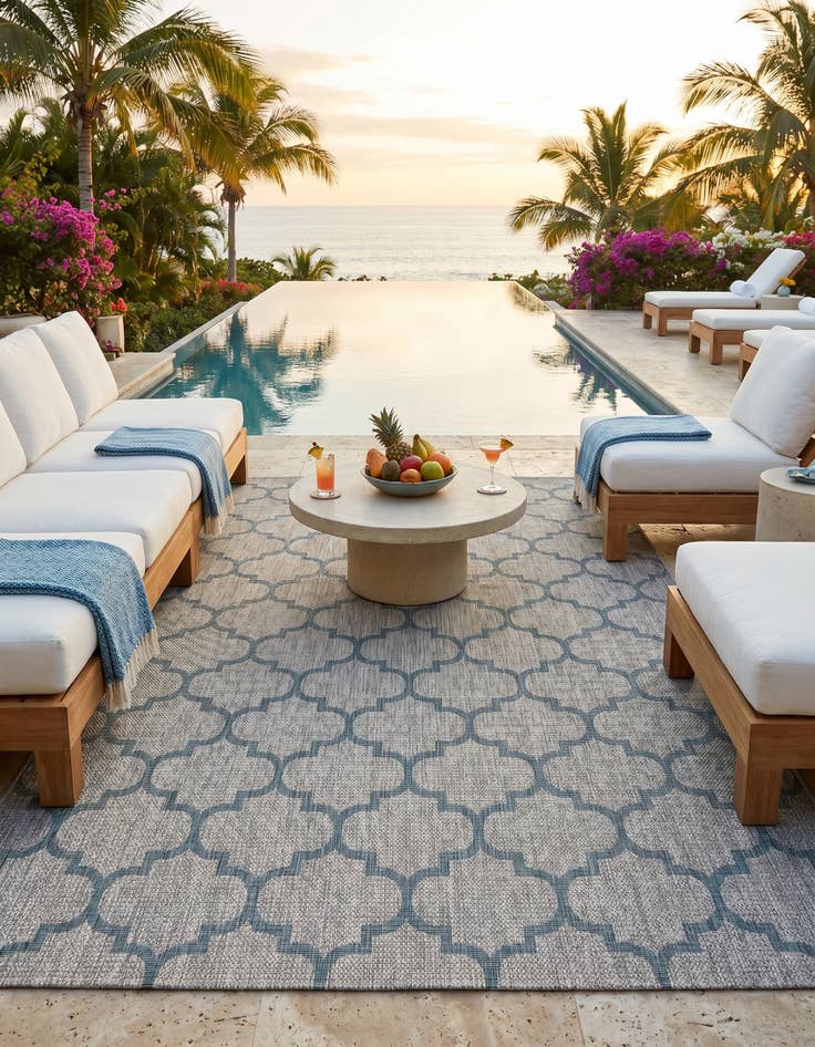 Detail image of 7' 10 x 11' Easy-Clean Trellis Indoor / Outdoor Rug