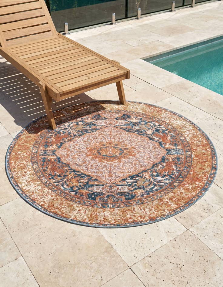 Detail image of 4' x 4' Easy-Clean Traditional Indoor / Outdoor Round Rug