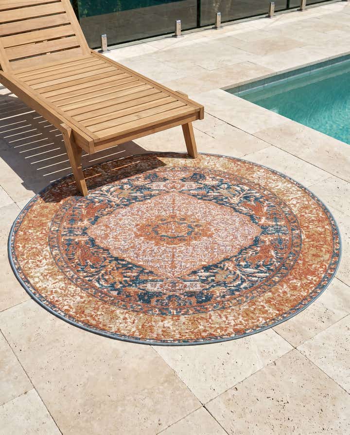4' x 4' Easy-Clean Traditional Indoor / Outdoor Round Rug