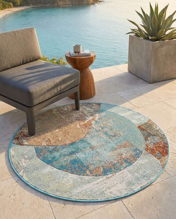 4' 1 x 4' 1 Easy-Clean Modern Indoor / Outdoor Round Rug