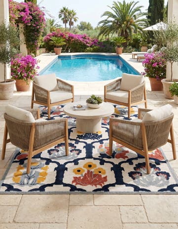 7' 10 x 7' 10 Easy-Clean Belize Indoor / Outdoor Square Rug