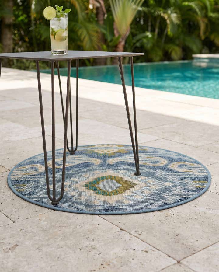 2' 7 x 2' 7 Easy-Clean Modern Indoor / Outdoor Round Rug