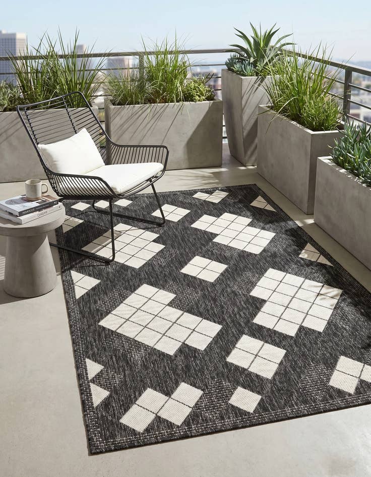 Detail image of 4' x 6' Easy-Clean Modern Indoor / Outdoor Rug