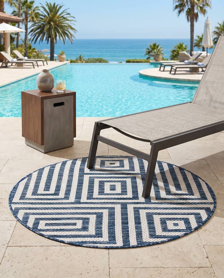 Detail image of 3' x 3' Easy-Clean Modern Indoor / Outdoor Round Rug