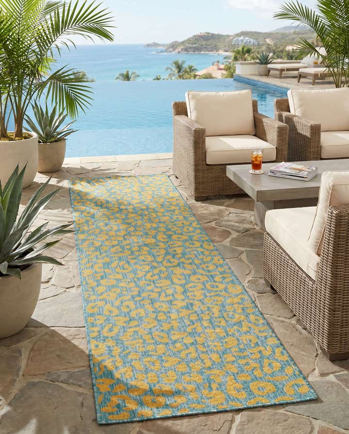 2' 7 x 10' Easy-Clean Safari Indoor / Outdoor Runner Rug