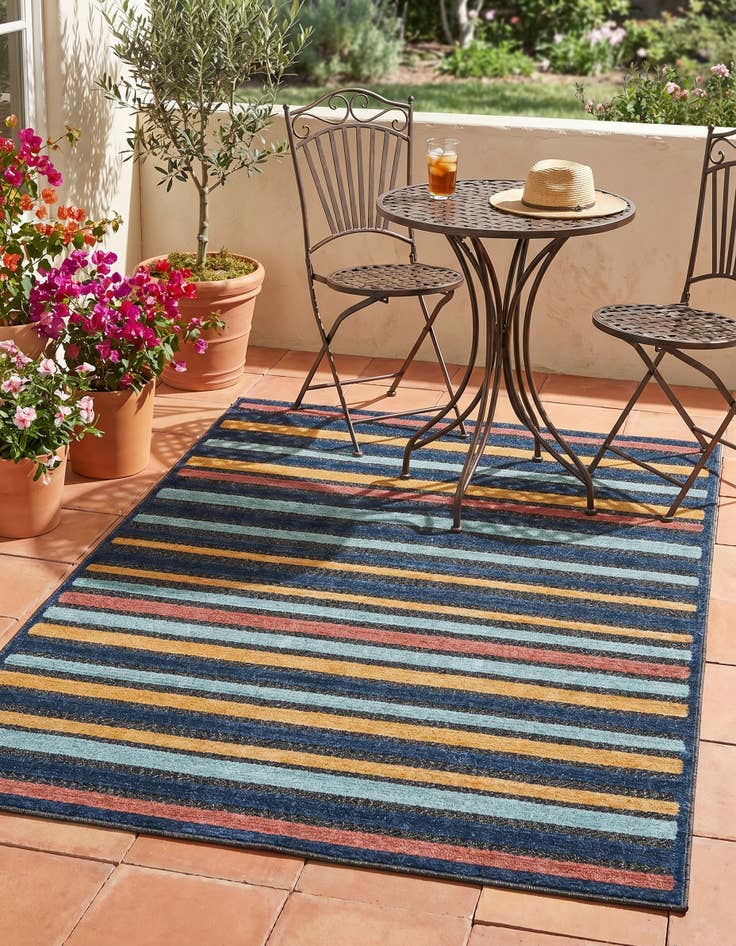 Detail image of 4' x 6' Easy-Clean Belize Indoor / Outdoor Rug