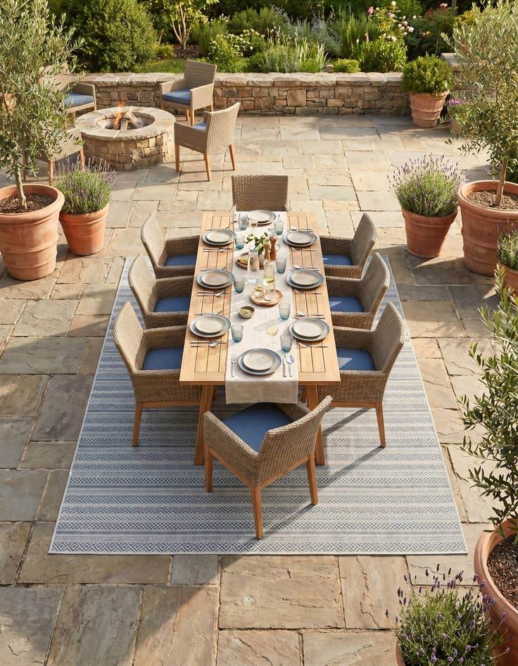 Detail image of 6' x 9' Easy-Clean Striped Indoor / Outdoor Rug