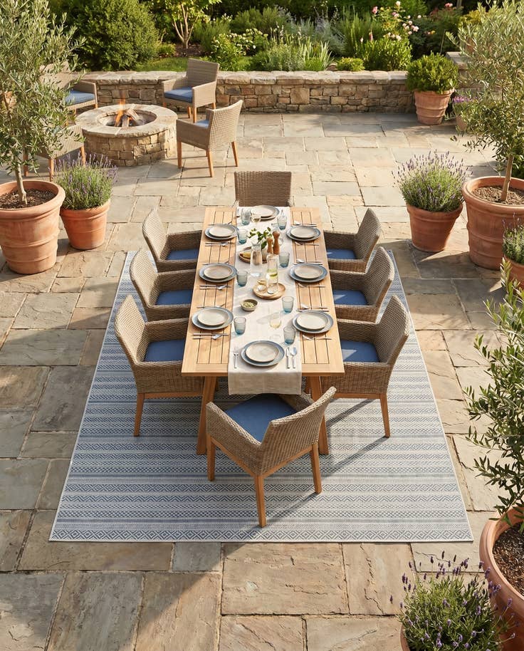 Detail image of 6' x 9' Easy-Clean Ribbon Indoor / Outdoor Rug