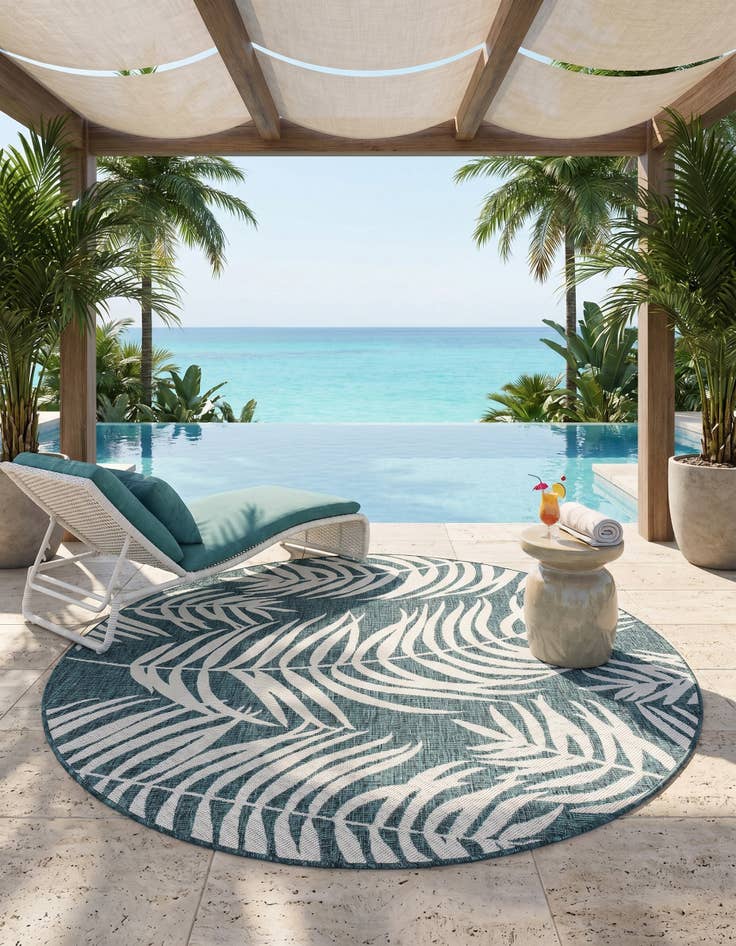 Detail image of 6' x 6' Easy-Clean Botanical Indoor / Outdoor Round Rug