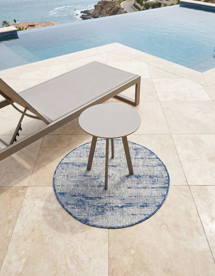 Detail image of 3' x 3' Easy-Clean Modern Indoor / Outdoor Round Rug