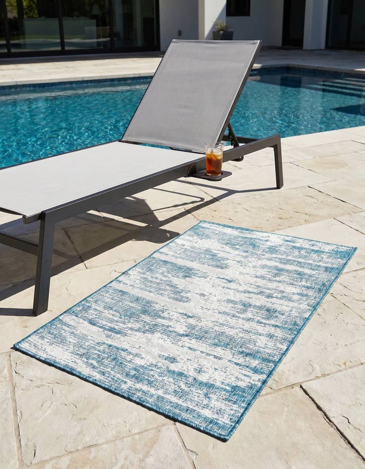 Detail image of 3' x 5' 3 Easy-Clean Modern Indoor / Outdoor Rug