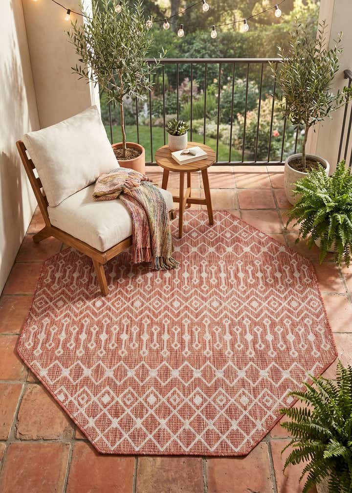 5' 3 x 5' 3 Easy-Clean Lattice Indoor / Outdoor Octagon Rug