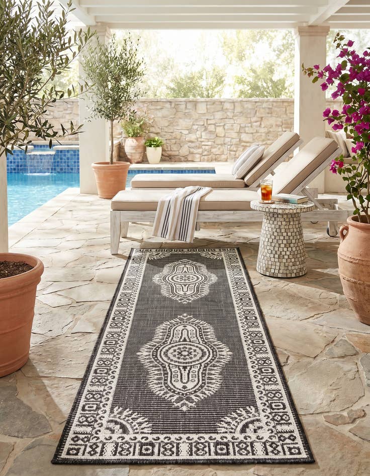 Detail image of 2' x 6' Easy-Clean Traditional Indoor / Outdoor Runner Rug