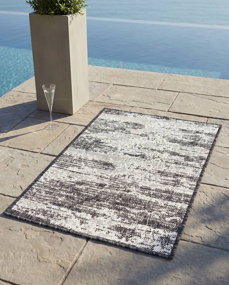 Detail image of 2' x 3' Easy-Clean Modern Indoor / Outdoor Rug