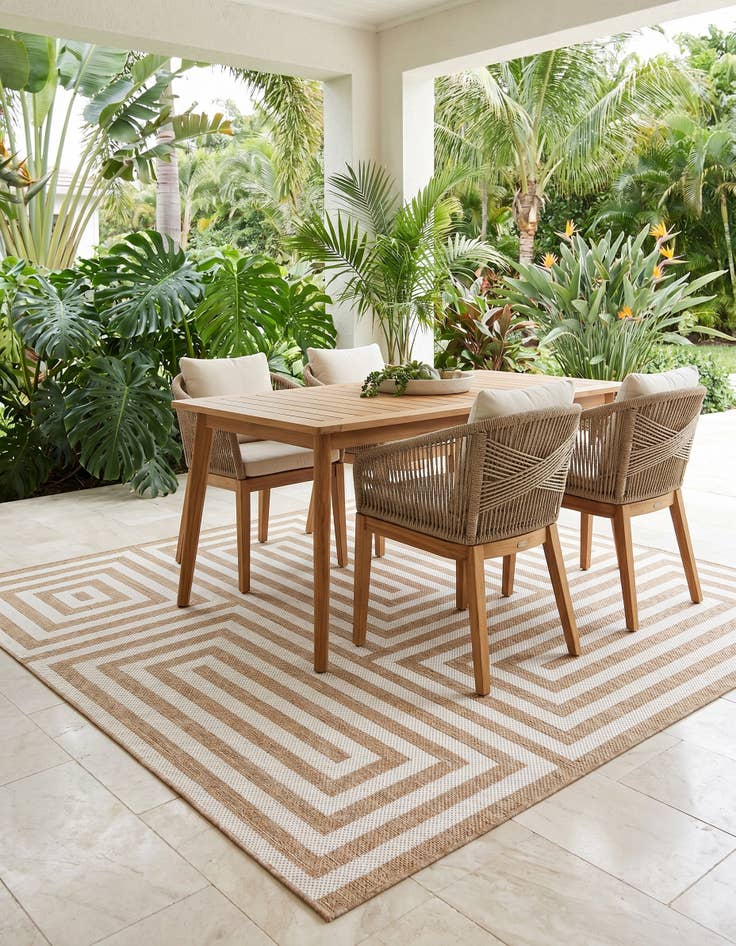Detail image of 7' 10 x 7' 10 Easy-Clean Modern Indoor / Outdoor Square Rug