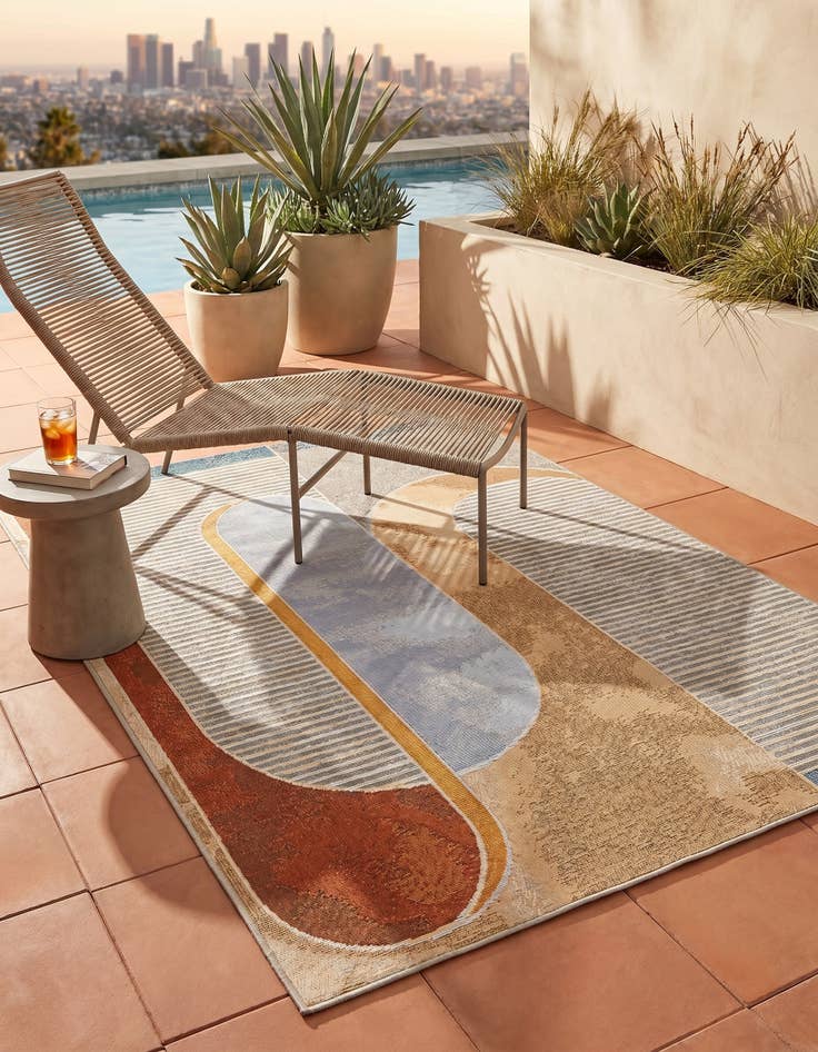 Detail image of 4' 1 x 6' 1 Easy-Clean Modern Indoor / Outdoor Rug