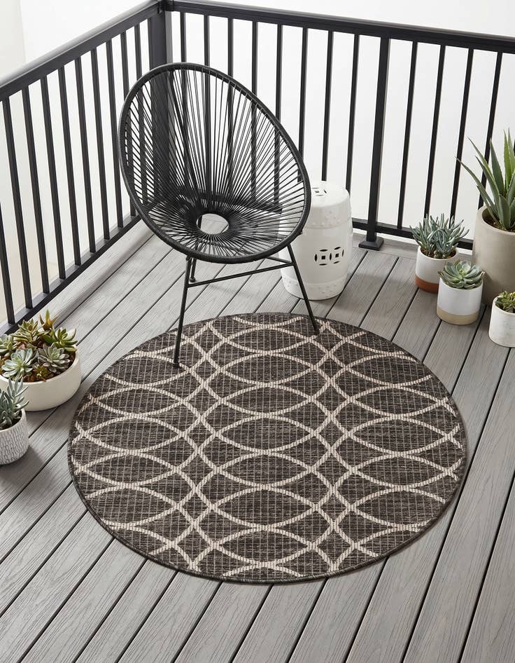 Detail image of 3' x 3' Easy-Clean Trellis Indoor / Outdoor Round Rug