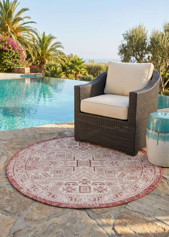 3' x 3' Easy-Clean Aztec Indoor / Outdoor Round Rug