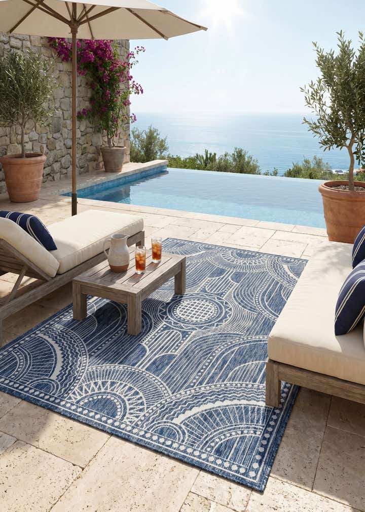 5' 3 x 7' Easy-Clean Traditional Indoor / Outdoor Rug