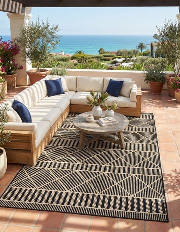 Black Easy-Clean Lattice Indoor / Outdoor Rug