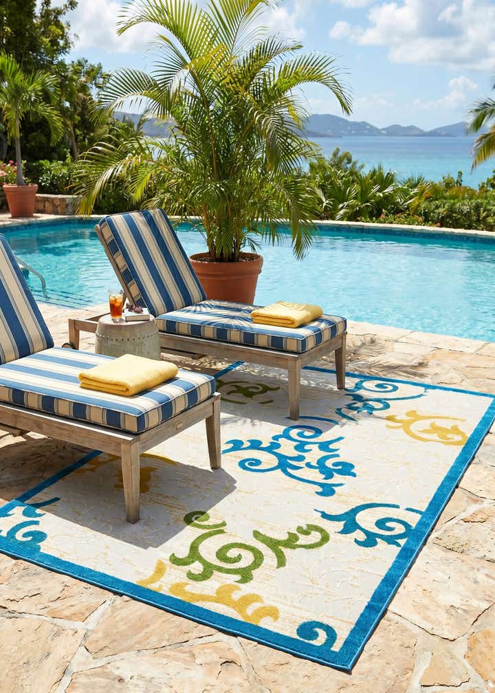 6' x 9' Easy-Clean Botanical Indoor / Outdoor Rug