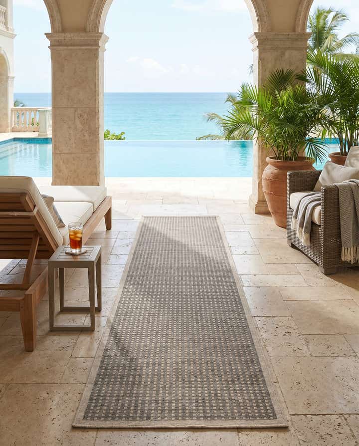 2' 7 x 12' Easy-Clean Border Indoor / Outdoor Runner Rug