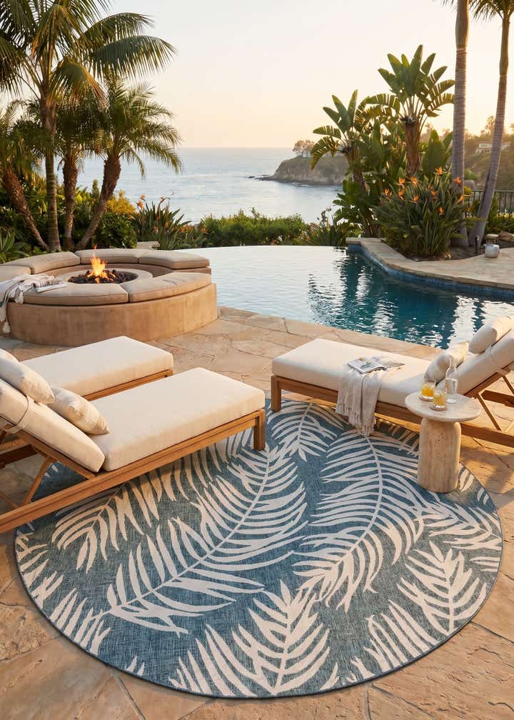 10' 8 x 10' 8 Easy-Clean Botanical Indoor / Outdoor Round Rug