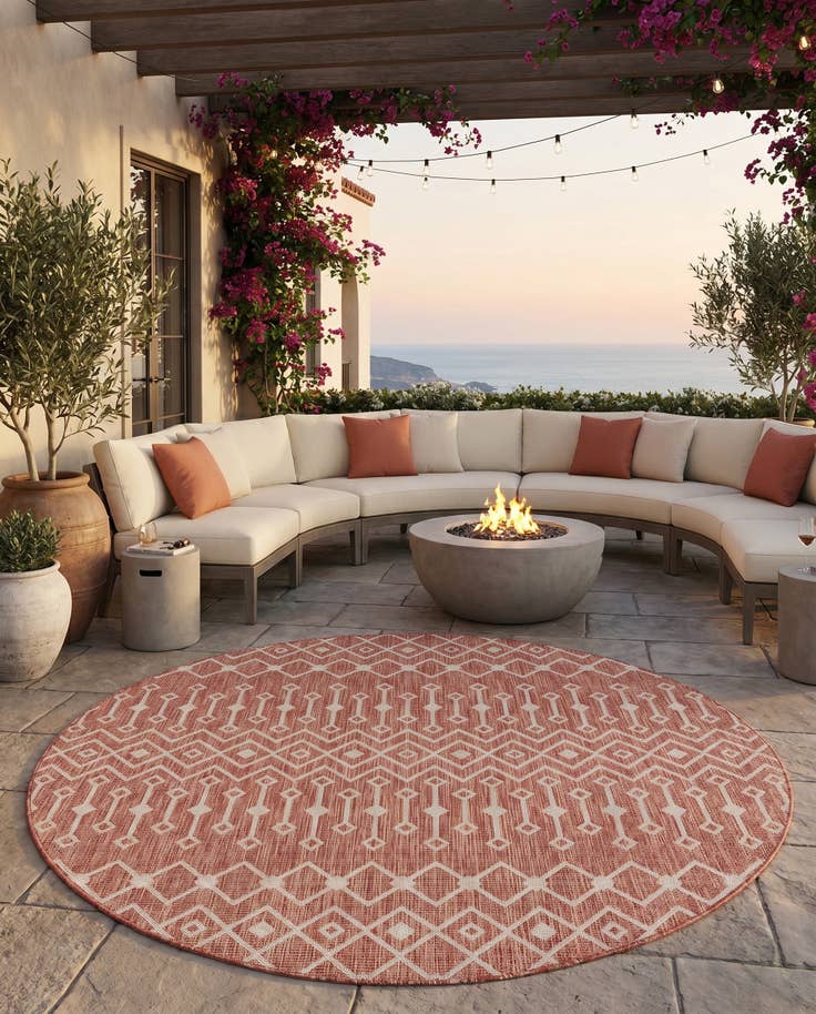 Detail image of 7' 10 x 7' 10 Easy-Clean Trellis Indoor / Outdoor Round Rug