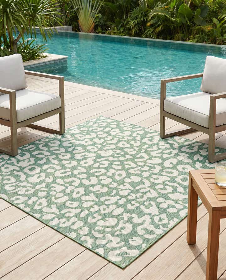 5' 3 x 5' 3 Easy-Clean Safari Indoor / Outdoor Square Rug