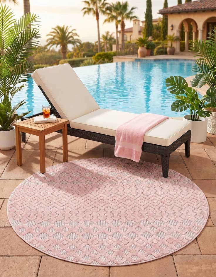 Detail image of 5' 3 x 5' 3 Easy-Clean Trellis Textured Indoor / Outdoor Round Rug