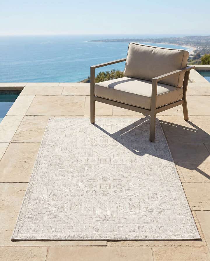 3' x 5' 3 Easy-Clean Aztec Indoor / Outdoor Rug