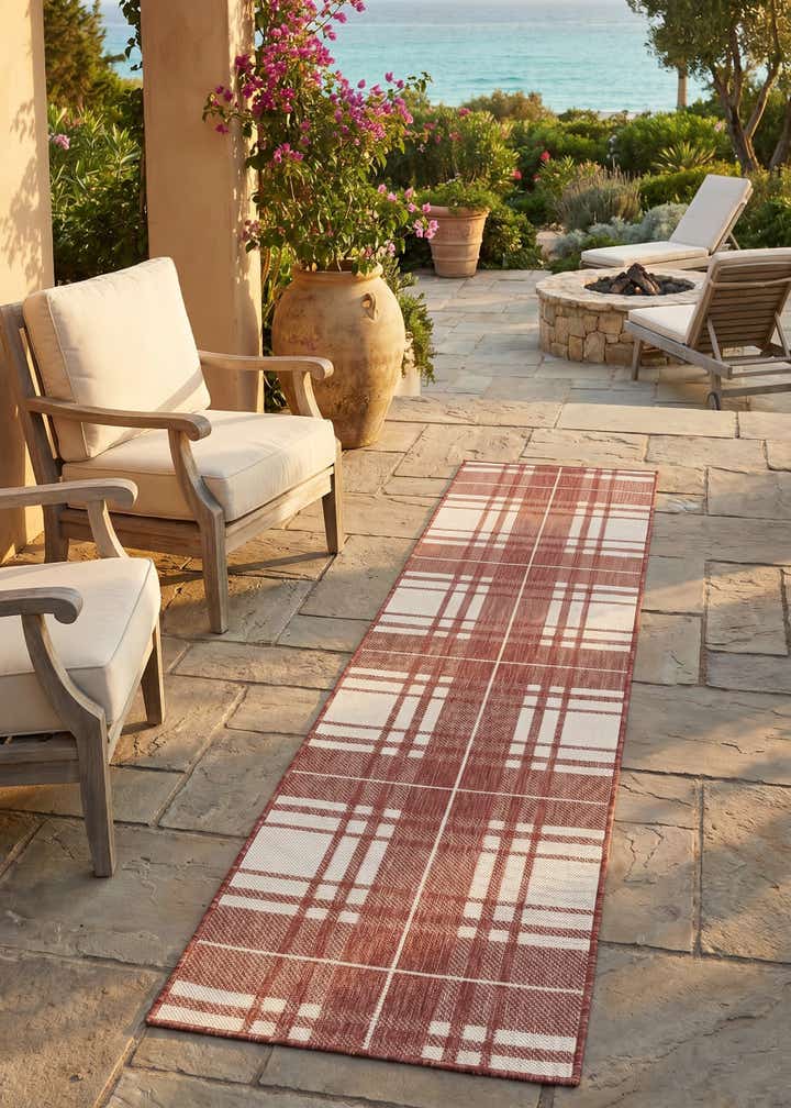 2' x 8' Easy-Clean Checkered Indoor / Outdoor Runner Rug