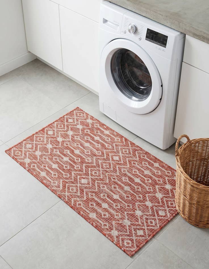 Detail image of 2' x 3' 1 Easy-Clean Trellis Indoor / Outdoor Rug