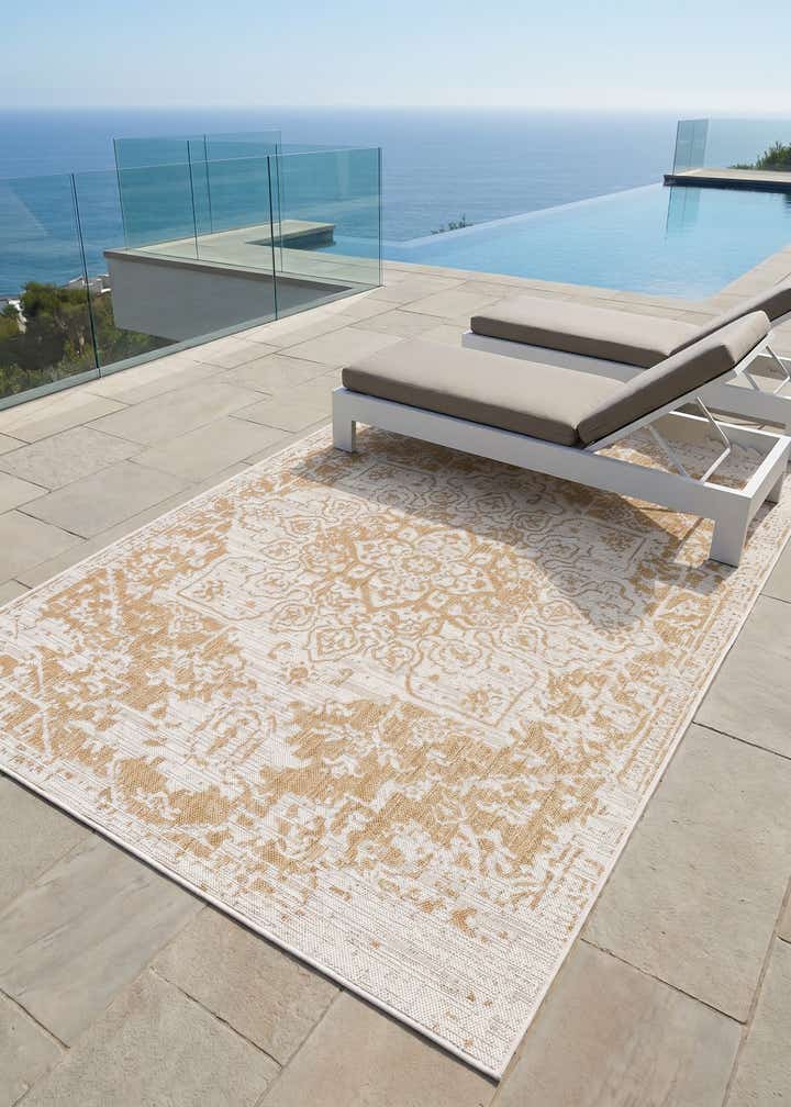 5' 3 x 8' Easy-Clean Jill Zarin Dubai Indoor / Outdoor Rug