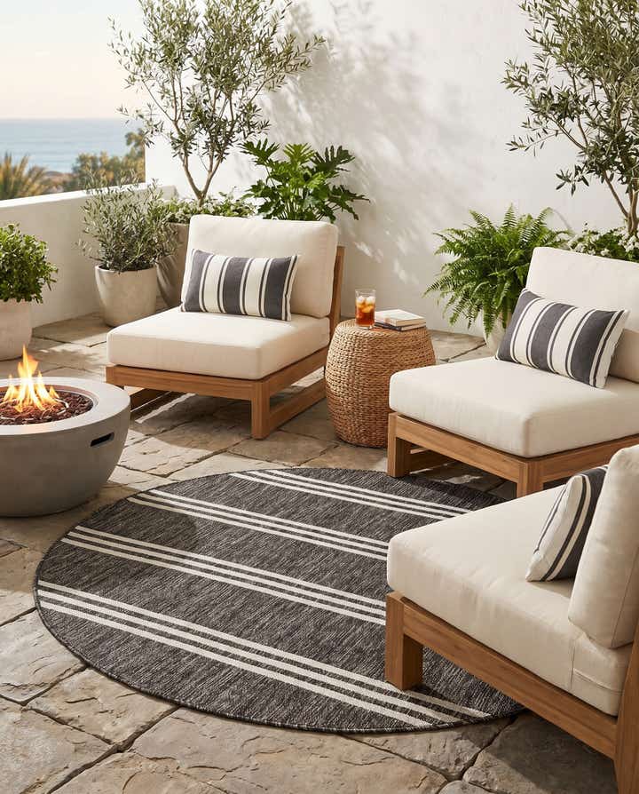 5' 3 x 5' 3 Easy-Clean Jill Zarin Anguilla Indoor / Outdoor Round Rug