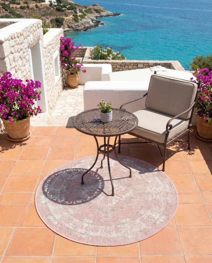 Detail image of 3' x 3' Easy-Clean Traditional Indoor / Outdoor Round Rug