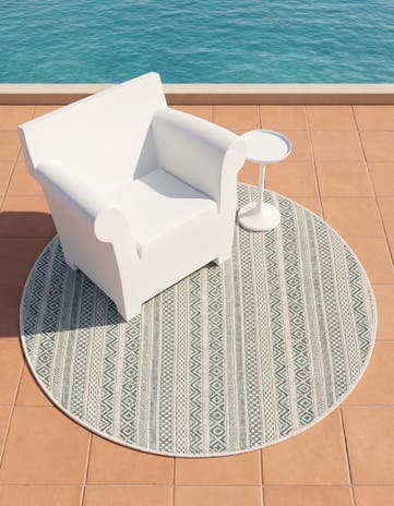 4' x 4' Easy-Clean Striped Indoor / Outdoor Round Rug