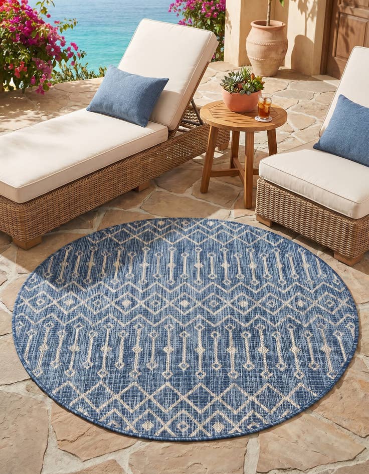 Detail image of 4' x 4' Easy-Clean Trellis Indoor / Outdoor Round Rug