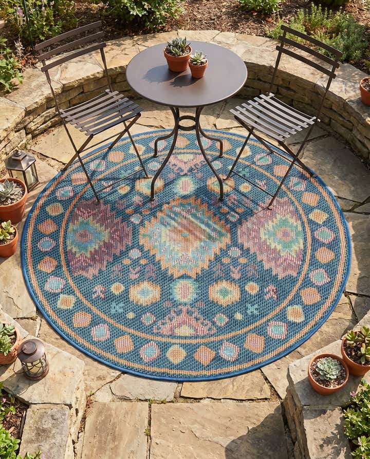 4' 1 x 4' 1 Easy-Clean Baja Indoor / Outdoor Round Rug