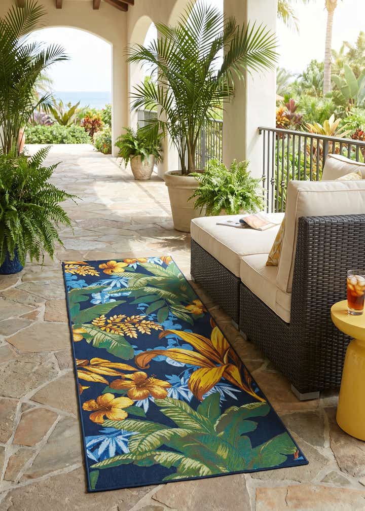 2' 7 x 7' Easy-Clean Botanical Indoor / Outdoor Runner Rug