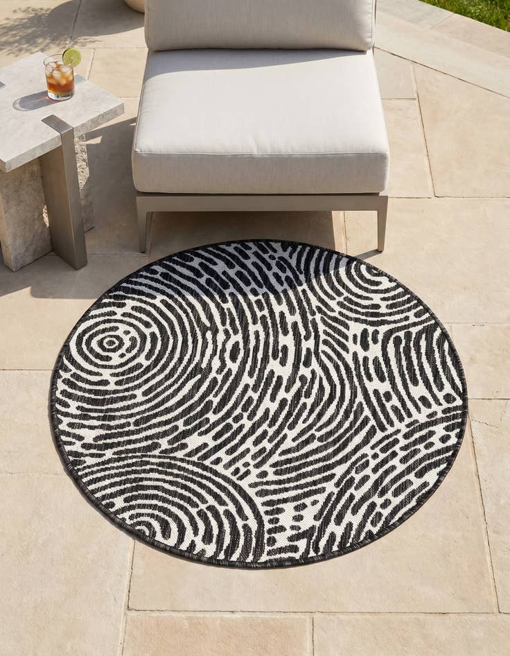Detail image of 3' x 3' Easy-Clean Modern Indoor / Outdoor Round Rug