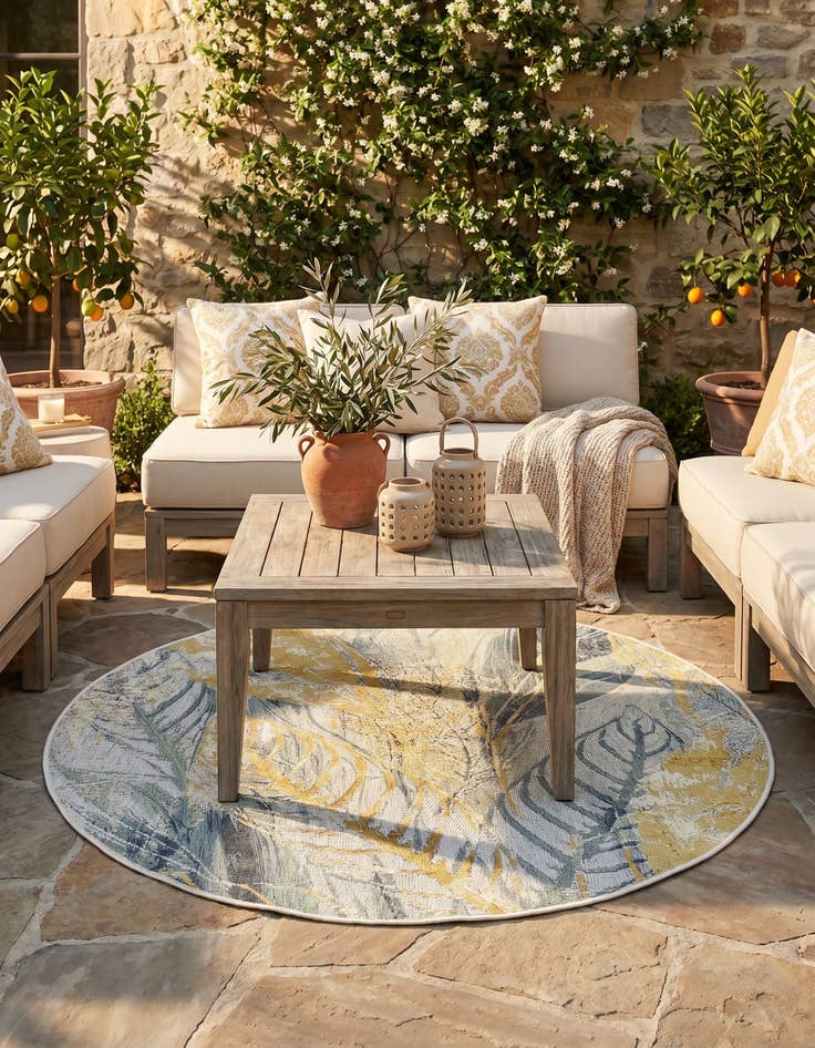 Detail image of 4' x 4' Easy-Clean Botanical Indoor / Outdoor Round Rug