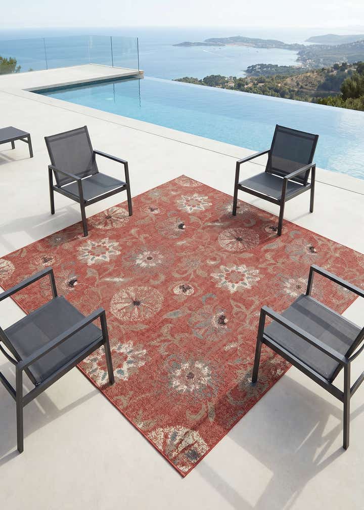 7' 10 x 7' 10 Easy-Clean Botanical Indoor / Outdoor Square Rug