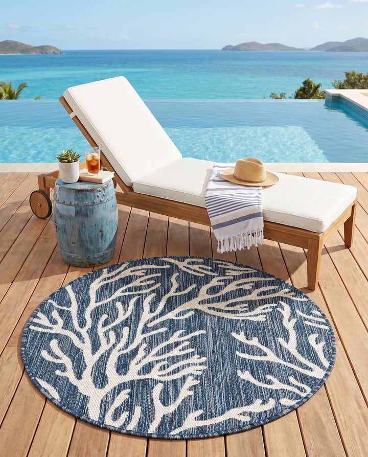 3' x 3' Easy-Clean Coastal Indoor / Outdoor Round Rug